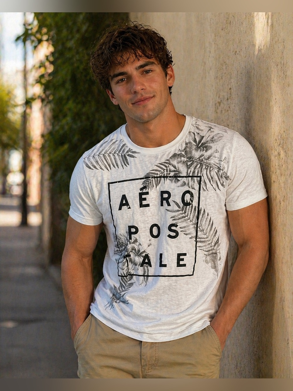 Aeropostale Size XXL White Graphic T-Shirt